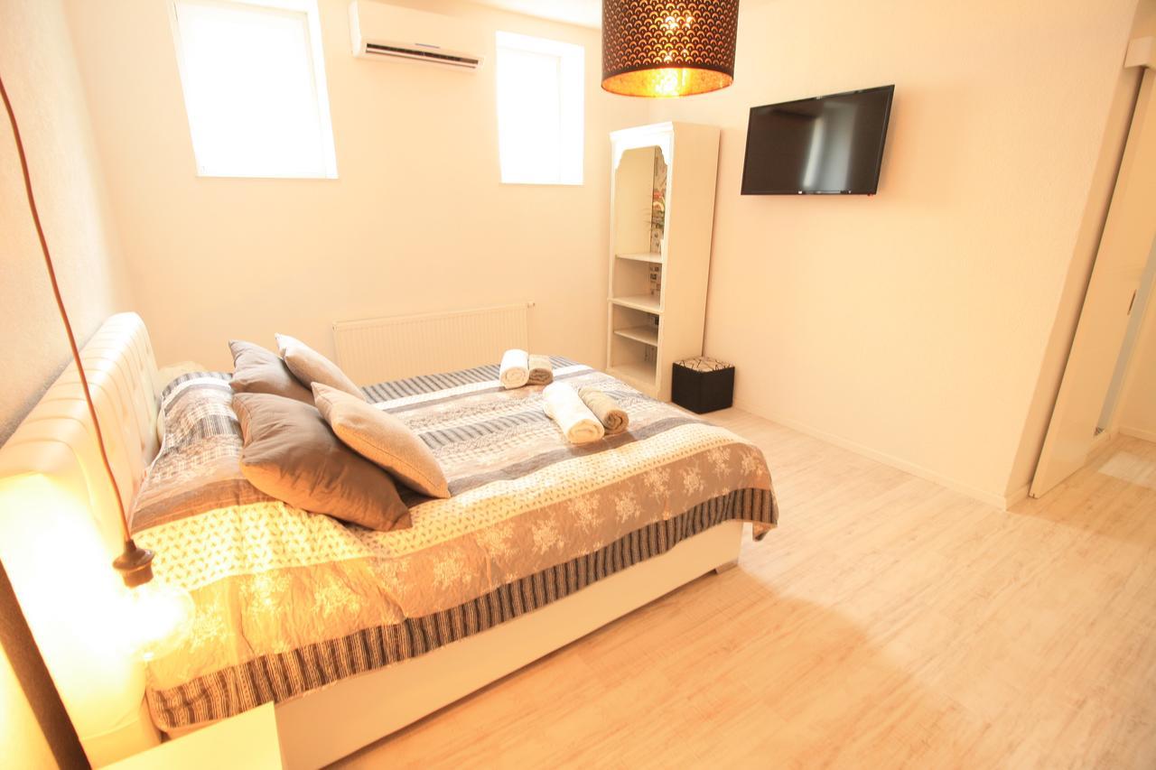 Apartment Marijin Dvor Deluxe SJJ Buitenkant foto